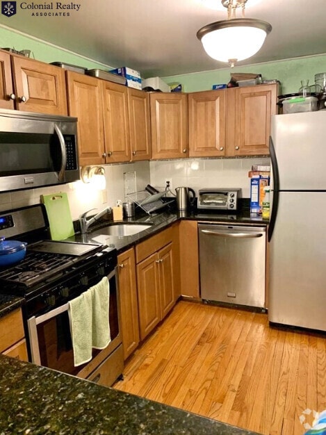 Building Photo - 38 Juniper St Unit 113 Rental