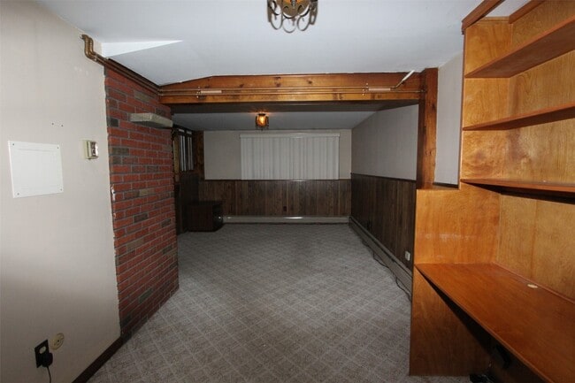 Photo - 304 Hazel Dr