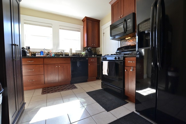Building Photo - 31 Willoughby St Unit #1 Rental