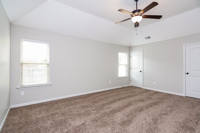 Photo - 9435 Darren Cir S