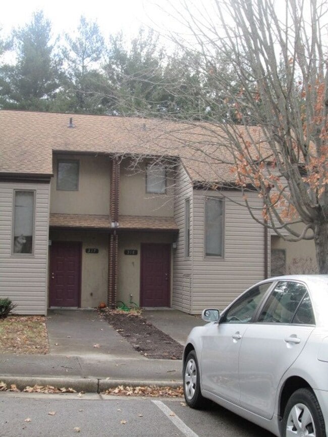 Building Photo - 318 Shenandoah Cir