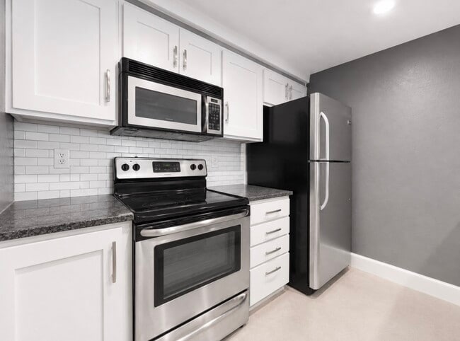 Photo - 915 NW 7th St