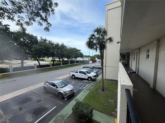 Photo - 220 SW 9th Ave Unit 219