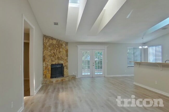 Photo - 12124 Roundham Ln N