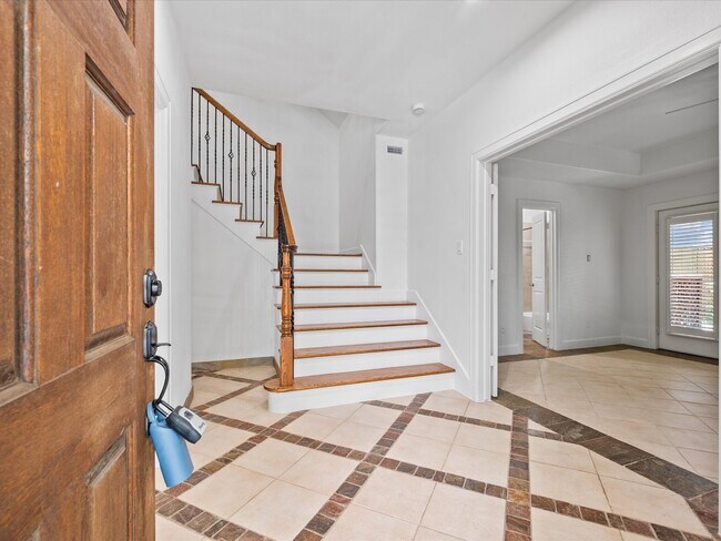 Photo - 588 Bomar St