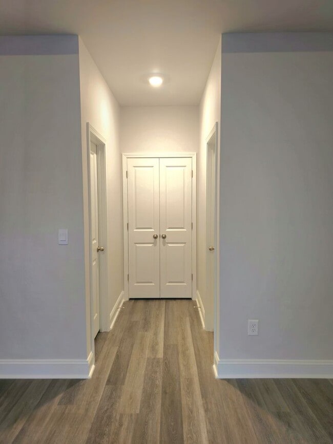 Photo - Live the Dream: Luxury Golf Course Living Awaits!
