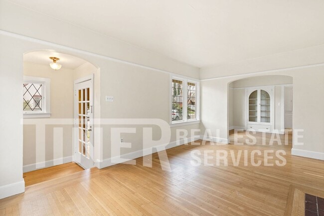 Photo - 1701 41st St