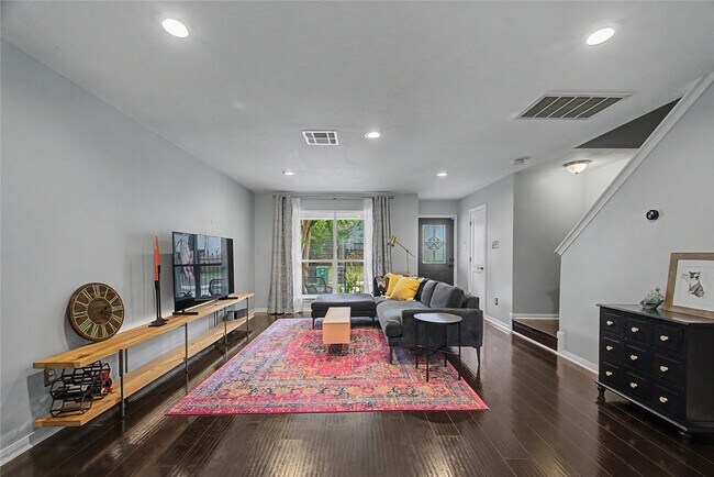 Photo - 1104 Buckner St