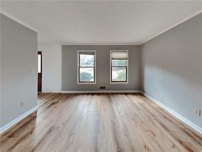 Photo - 4856 Hawk Pl NE