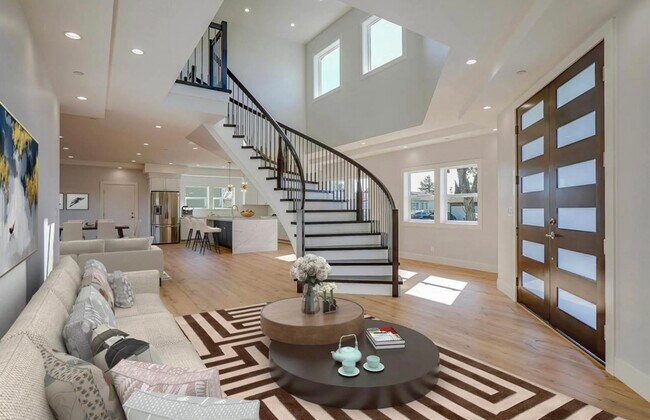 Photo - 37000 Poplar St