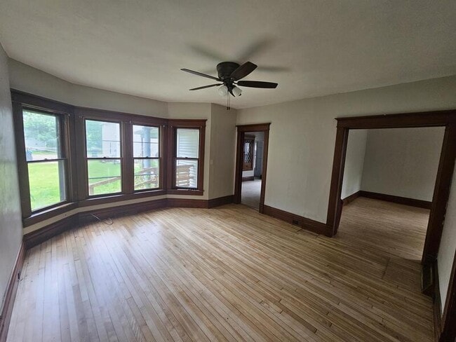Photo - 206 N State St