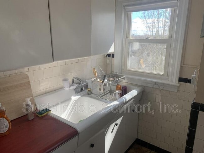 Photo - 827 Pleasant St