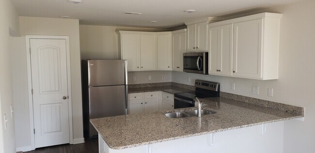 Photo - 5 Hazelburn Ct