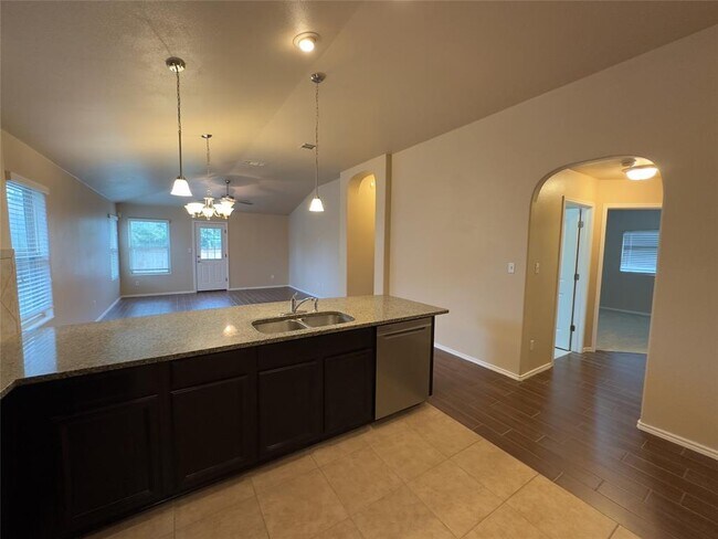 Photo - 19013 Mangan Way