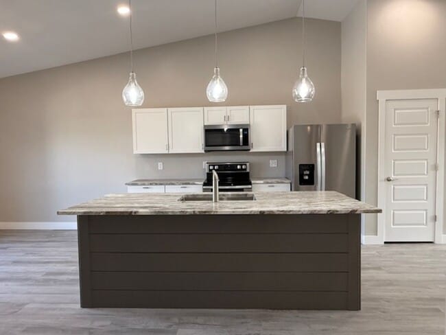 Photo - Available Now – Beautiful 3 Bed, 2.5 Bath Townhouse!!!