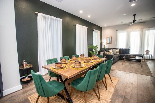 Photo - 1915 Kolfahl St