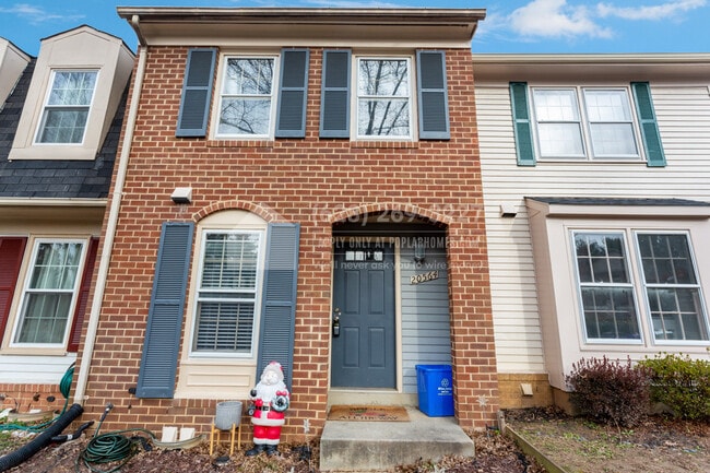 Photo - 20564 Strath Haven Dr House