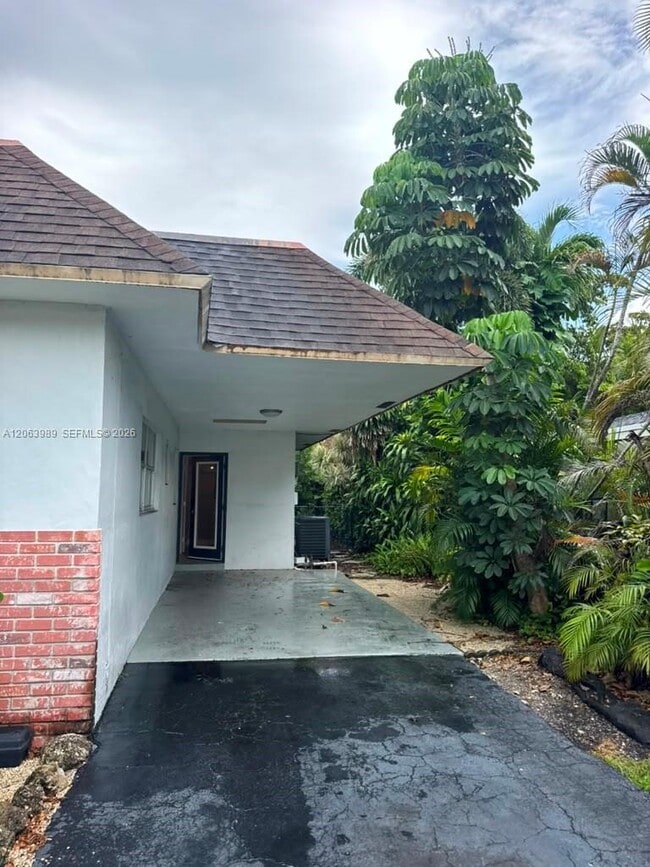 Photo - 2020 NE 33rd St Unit 2020