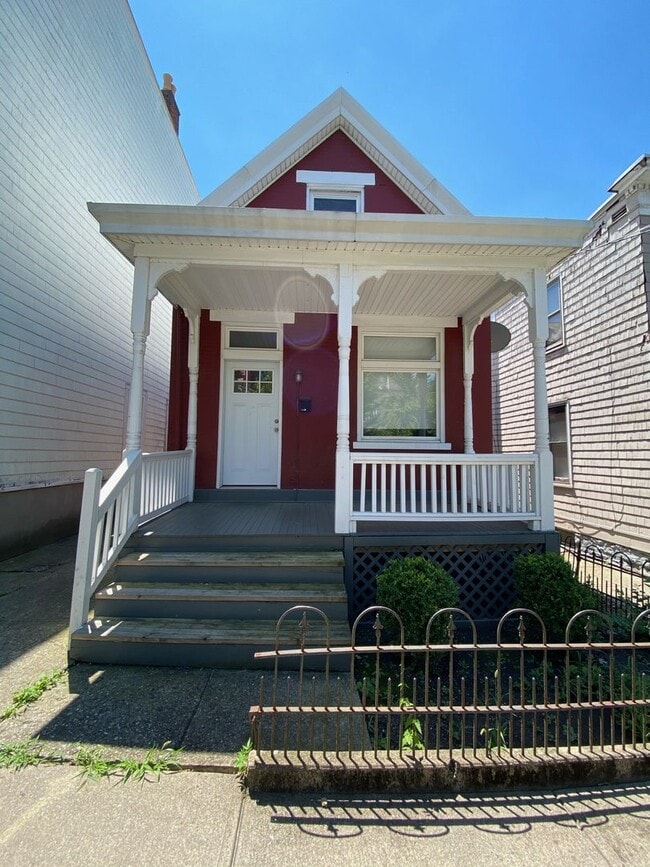 Building Photo - 319 Warner St Unit 1