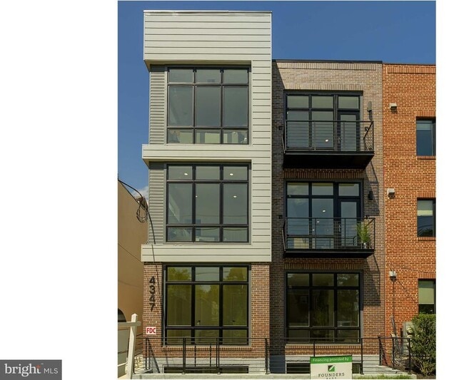 Building Photo - 4347 Harrison St NW Unit 3