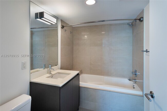 Photo - 6620 Indian Creek Dr Unit 313