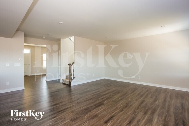 Photo - 1658 Scarbrough Cir SW