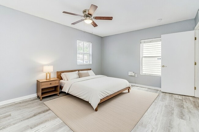 Photo - 2912 E Columbus Dr Unit 2