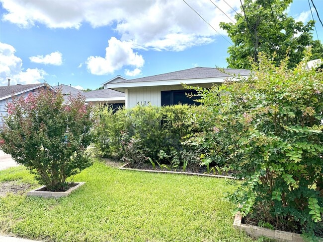 Photo - 4128 Bissonnet St