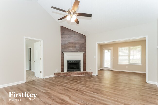 Photo - 290 Willow Shoals Dr