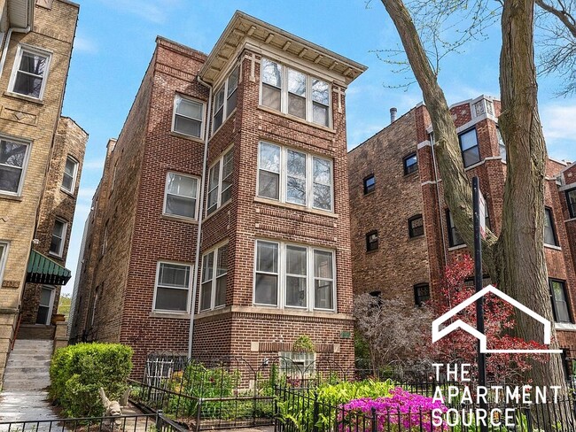 Building Photo - 1432 W Jonquil Ter Unit 2