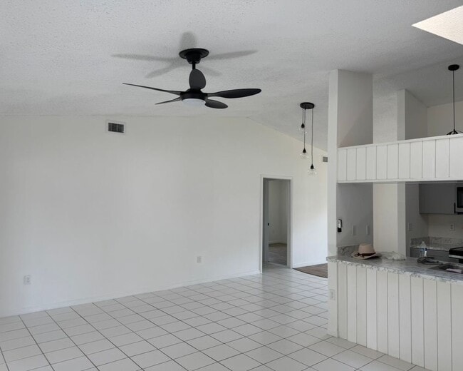 Photo - 2391 Briarwood St