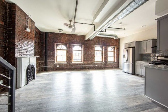 Photo - 490 Pearl St Unit 7