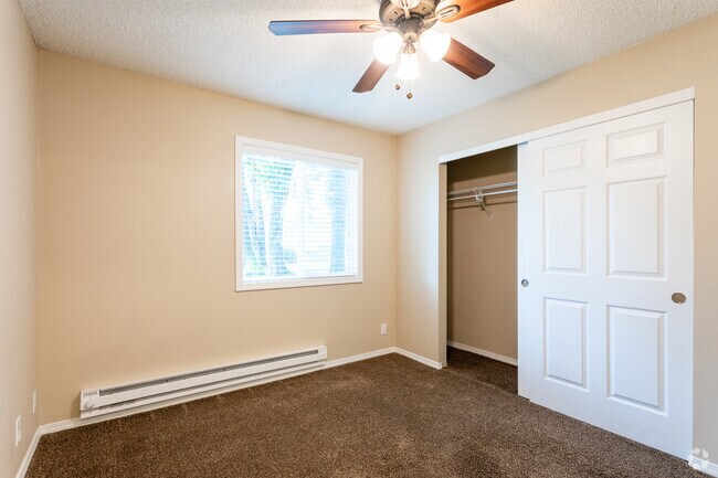 1BR, 1BA - 480 SF