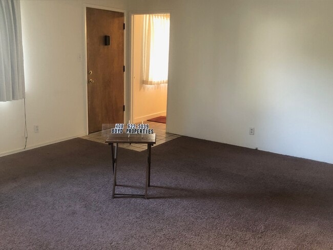 Photo - 327 Willow St