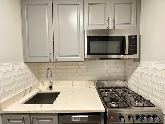 Photo - 545 W Belmont Ave Unit A5