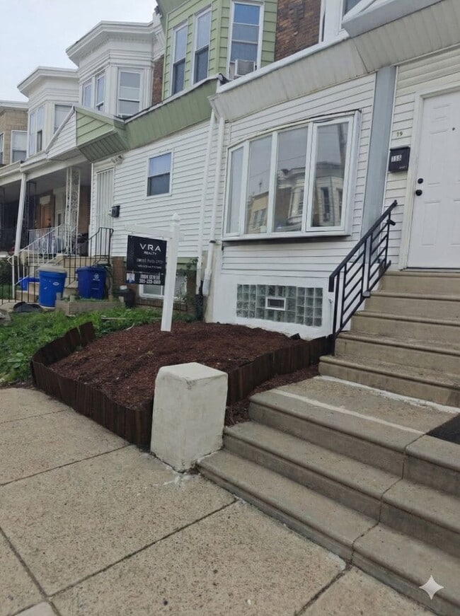 Building Photo - 156 W Albanus St