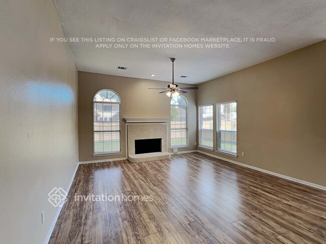 Photo - 1046 Essex Dr