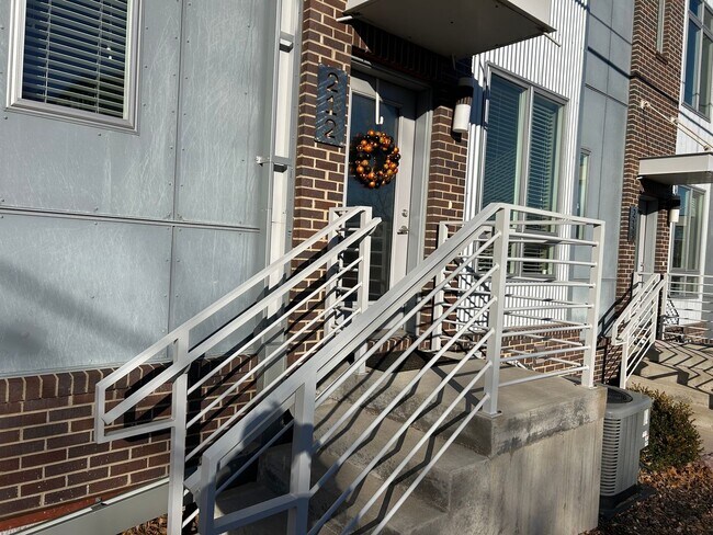 Photo - 212 E 14th St