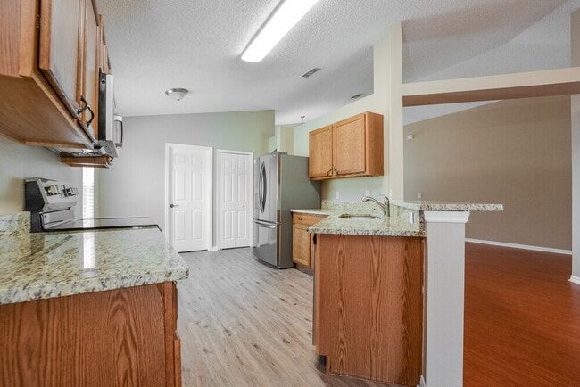 Photo - 205 Tree Branch Ln