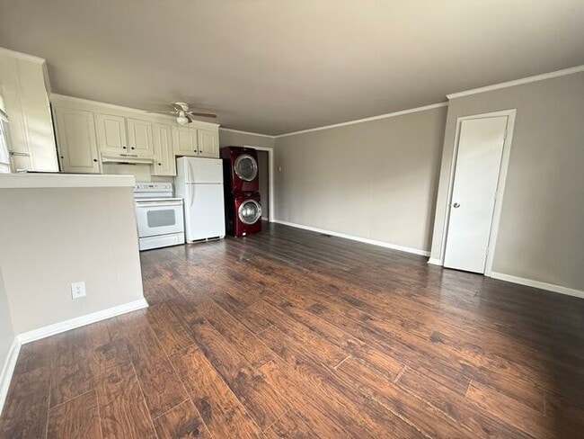 Photo - FOR RENT - 2 Bed Duplex in Madison! Large yard! Pets allowed!