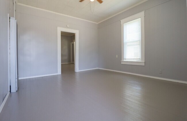 Photo - E 4th Street Duplex Unidad 1627