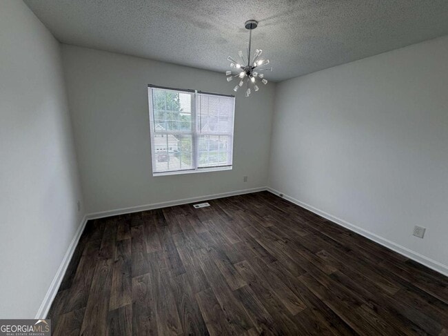 Photo - 1613 Fort Perry Way