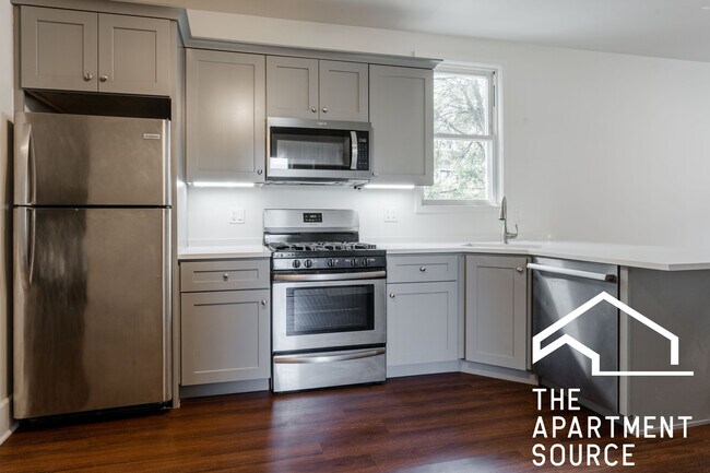 Photo - 3135 N Oakley Ave Unidad CH2