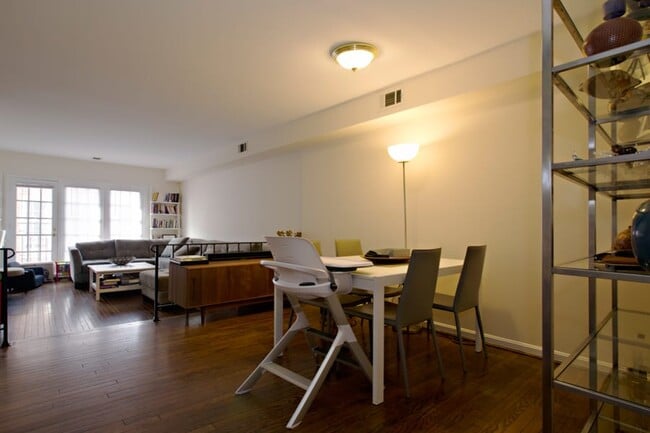 Photo - 1821 Biltmore St NW Unidad B