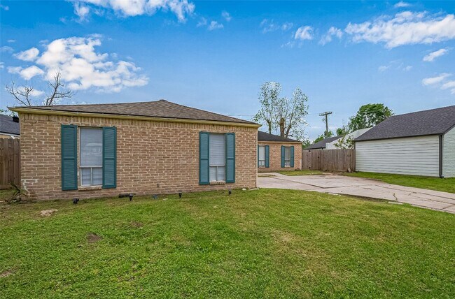 Photo - 13731 Greenway Dr