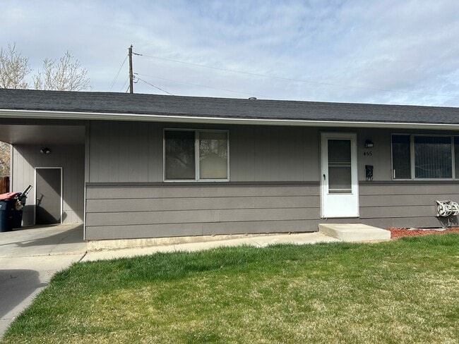 Building Photo - 455 Monroe St