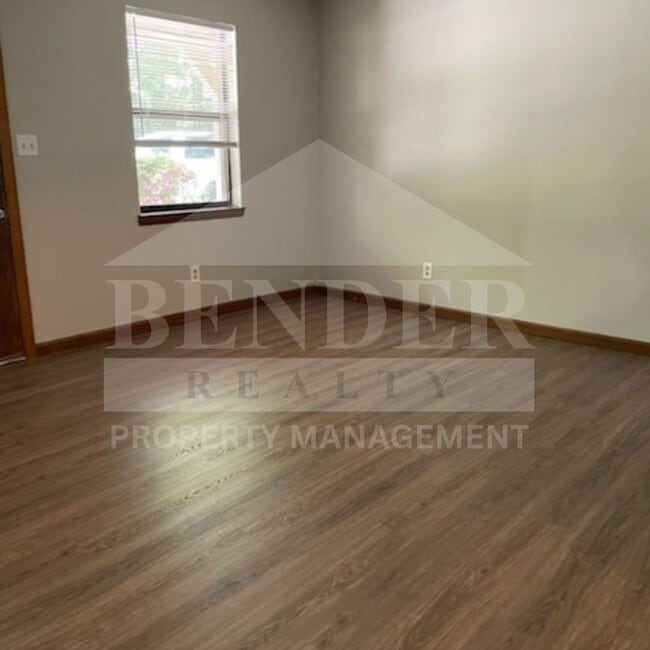 Photo - 1295-1299 18th St NW Unidad 1297