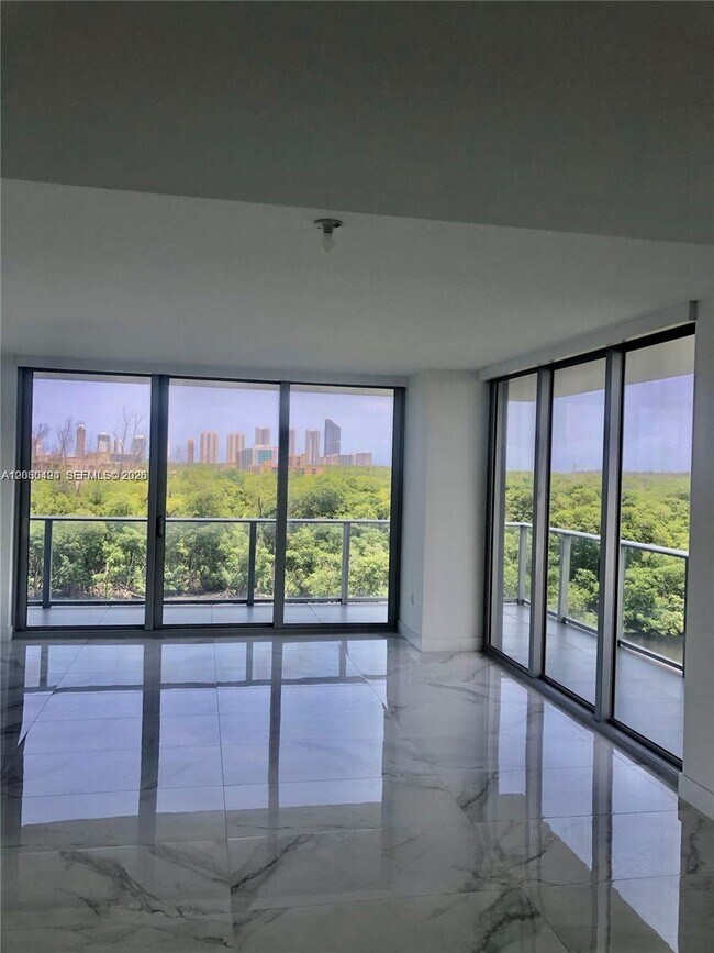 Building Photo - 16385 Biscayne Blvd Unit 621