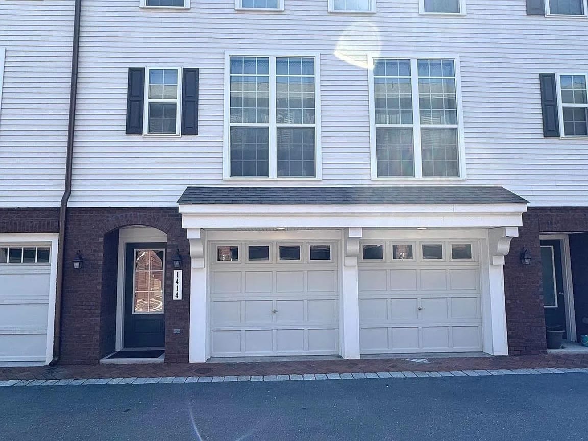 Photo - 1414 Benton Way