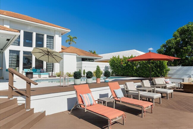 Photo - 3050 NE 43rd St